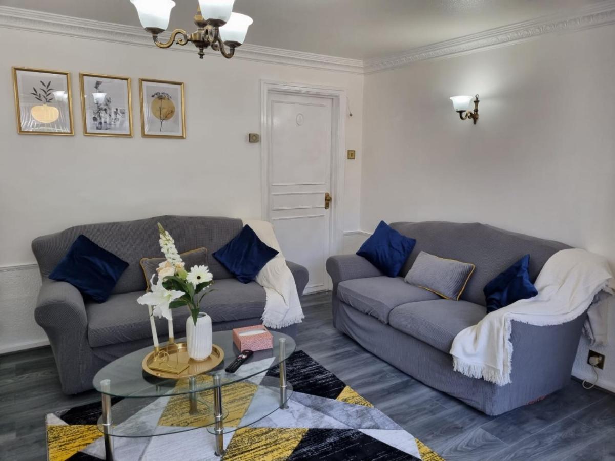 Centrally Located W/ Free Parking & Smart Tv Лийдс Екстериор снимка